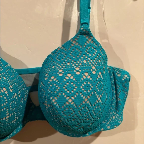 Victoria's Secret Teal Lace Push-Up Bra - Picture 4 of 10